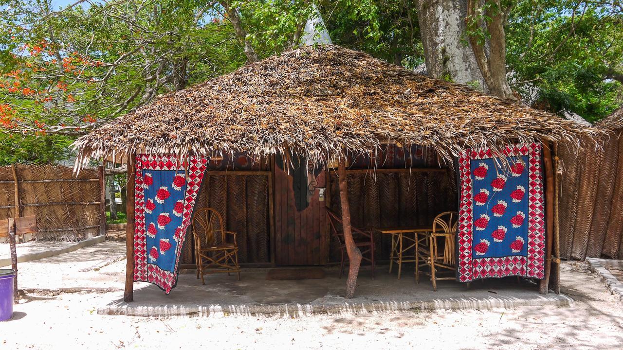 Soul Breeze Backpackers Diani Hostel Diani Beach Exterior photo